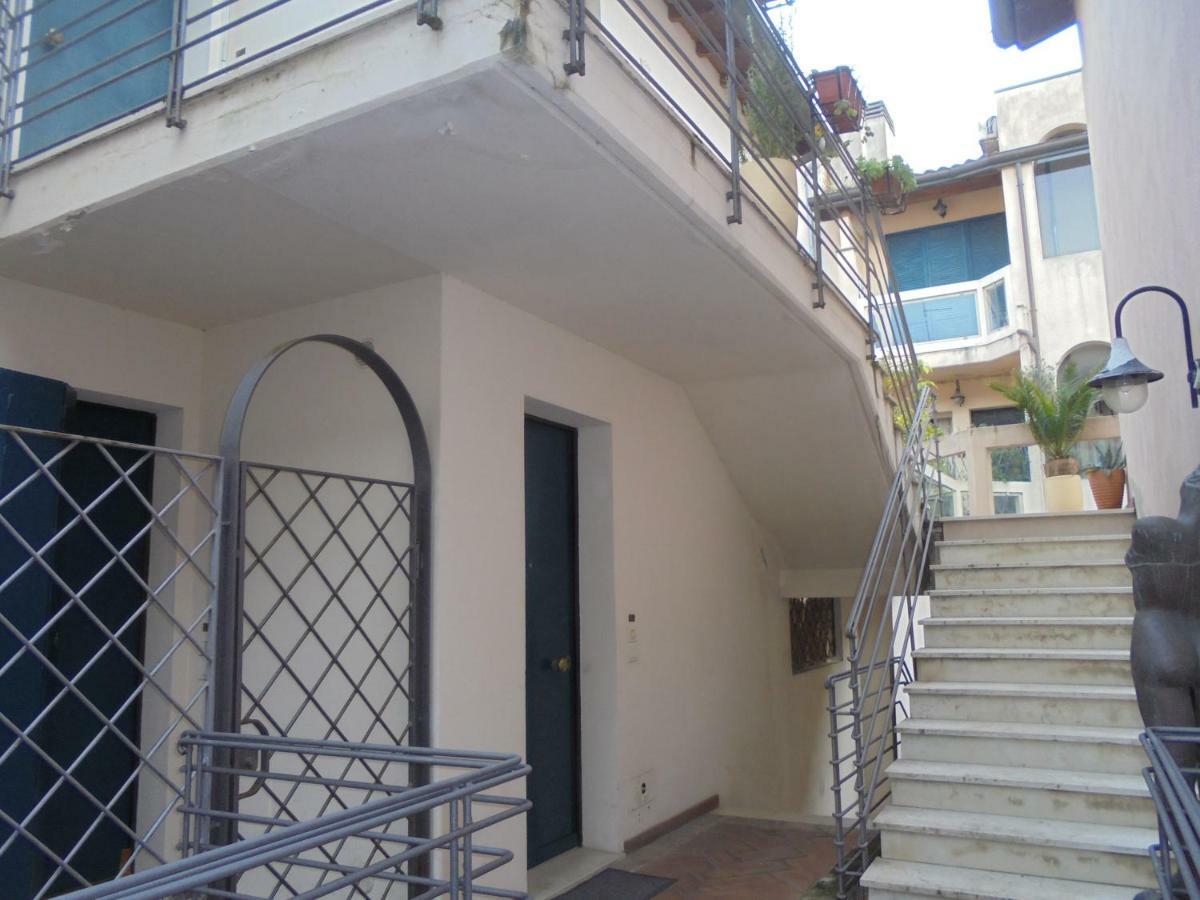 Bilocale Centro Storico Apartment Pesaro Luaran gambar